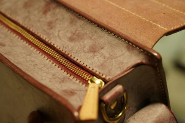 custom briefcase manufacturing