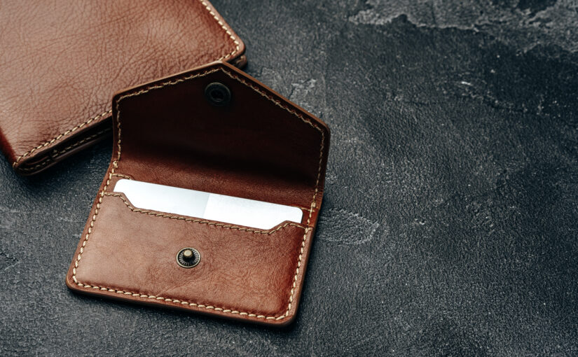 Custom Wallet and Cardholder Manufacturing: A Brand’s Guide to Materials, Construction, and Suppliers